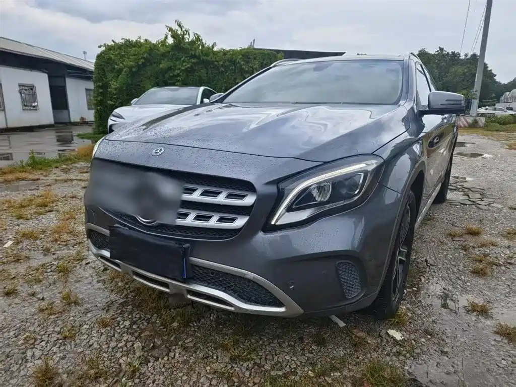 MERCEDES BENZ GLA 2018
