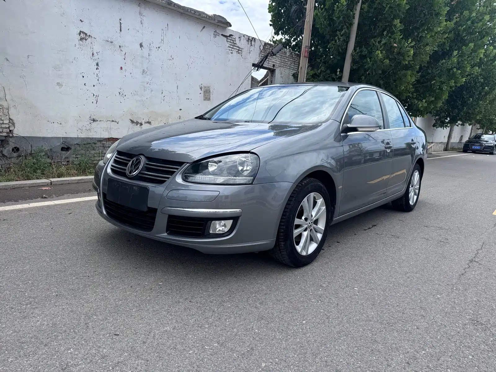 VOLKSWAGEN SAGITAR 2011