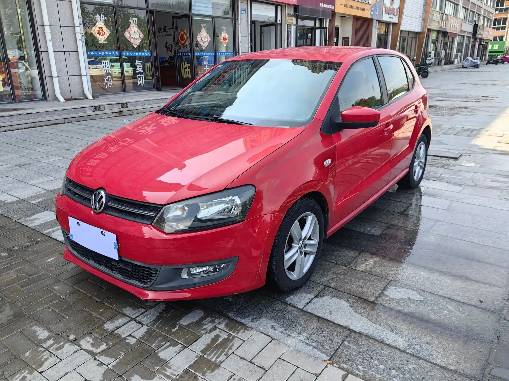 VOLKSWAGEN POLO 2011