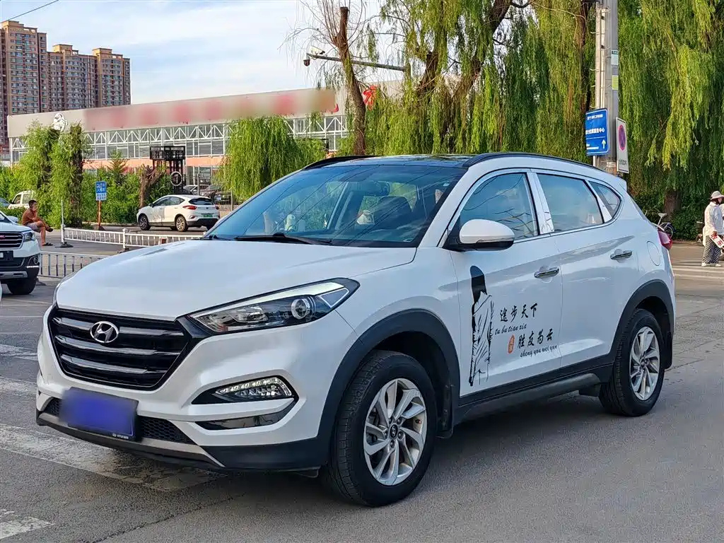 HYUNDAI TUCSON 2015