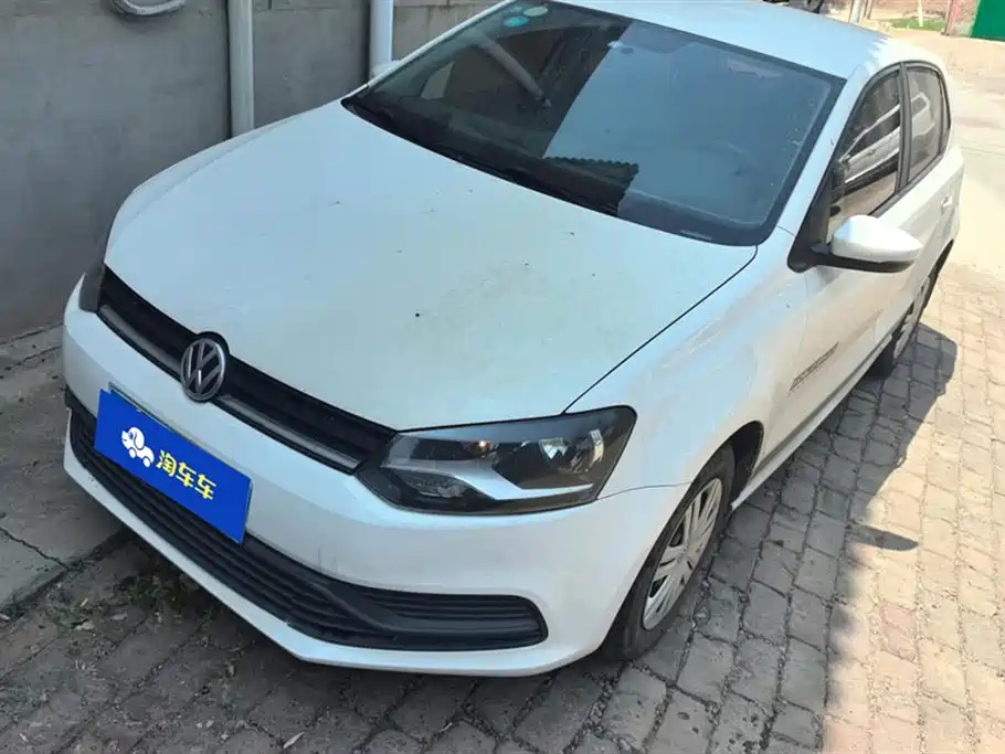VOLKSWAGEN POLO 2016