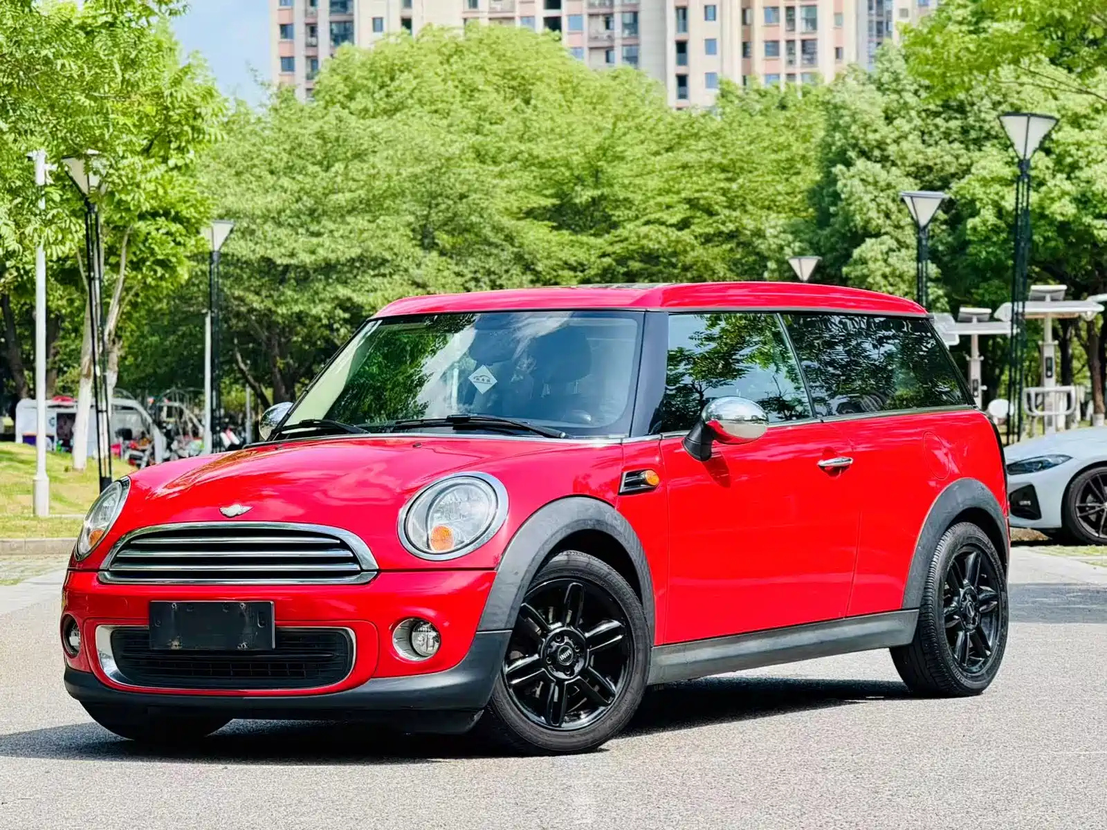 MINI CLUBMAN 2011