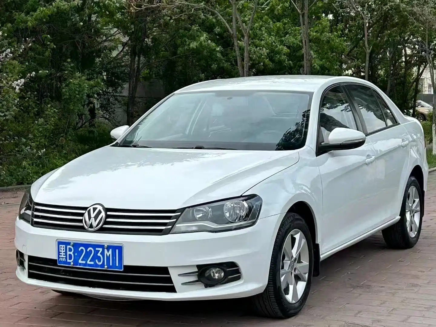 VOLKSWAGEN BORA 2015