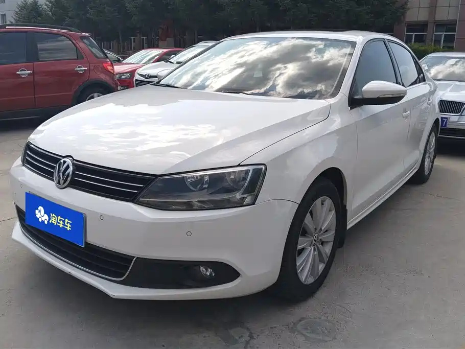 VOLKSWAGEN SAGITAR 2014