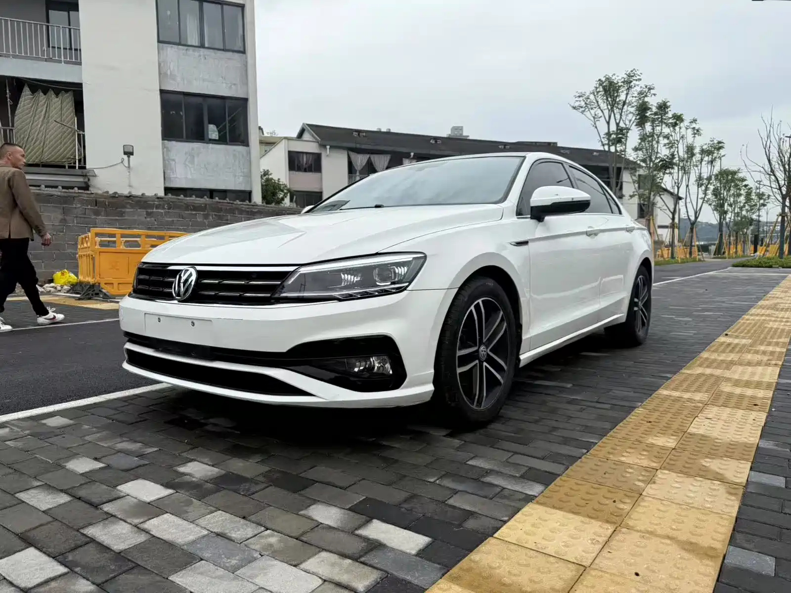 VOLKSWAGEN LAMANDO 2019