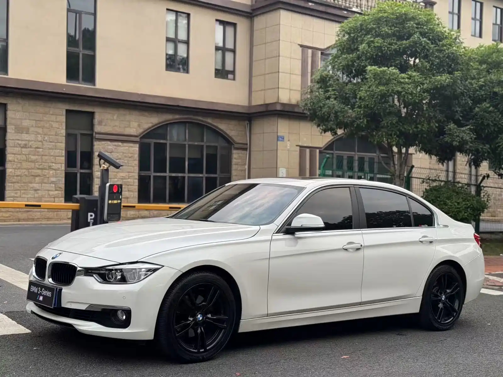 BMW 3-SERIES 2016