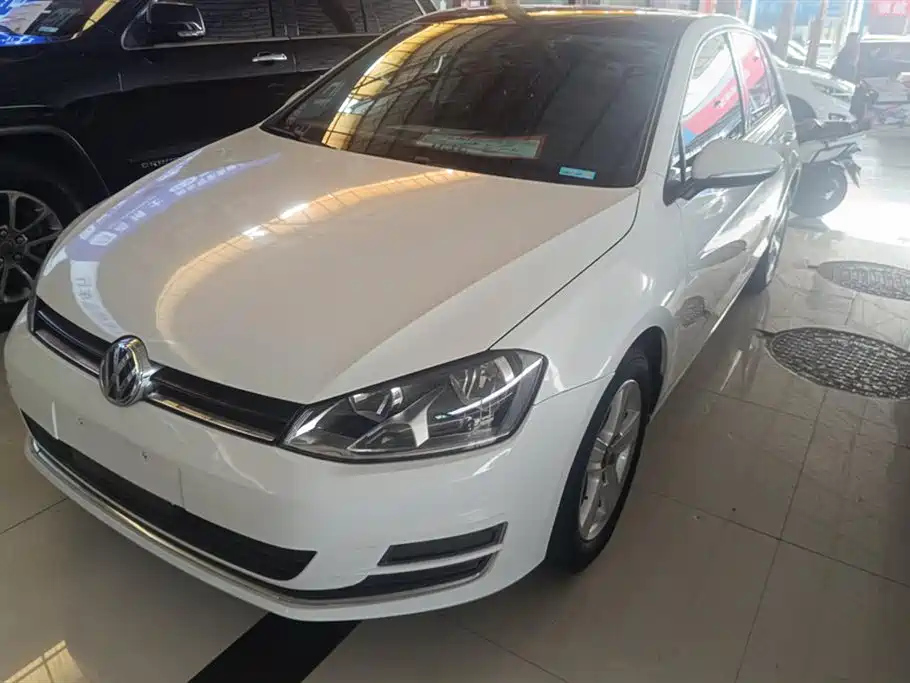 VOLKSWAGEN GOLF 2015