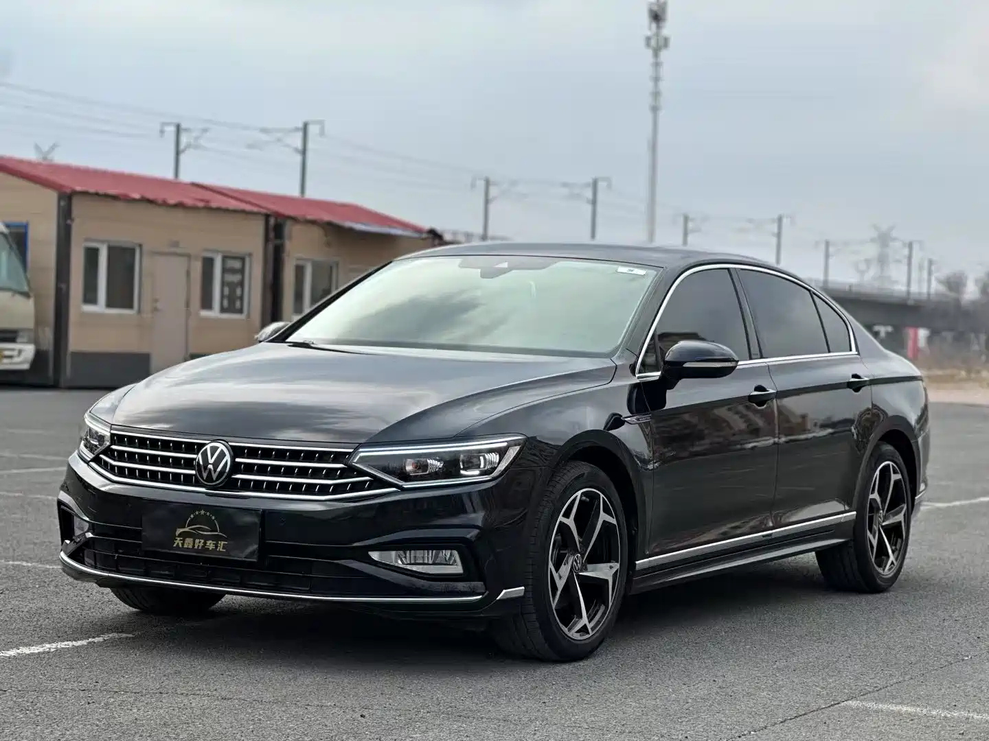 VOLKSWAGEN MAGOTAN 2023
