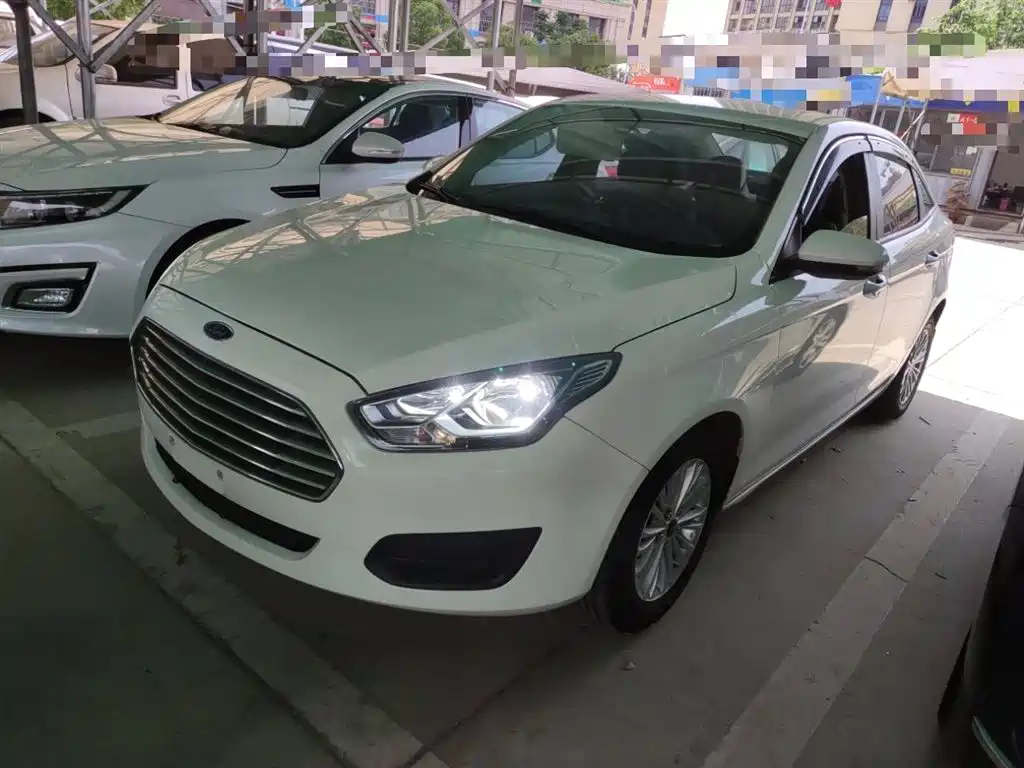 FORD ESCORT 2017