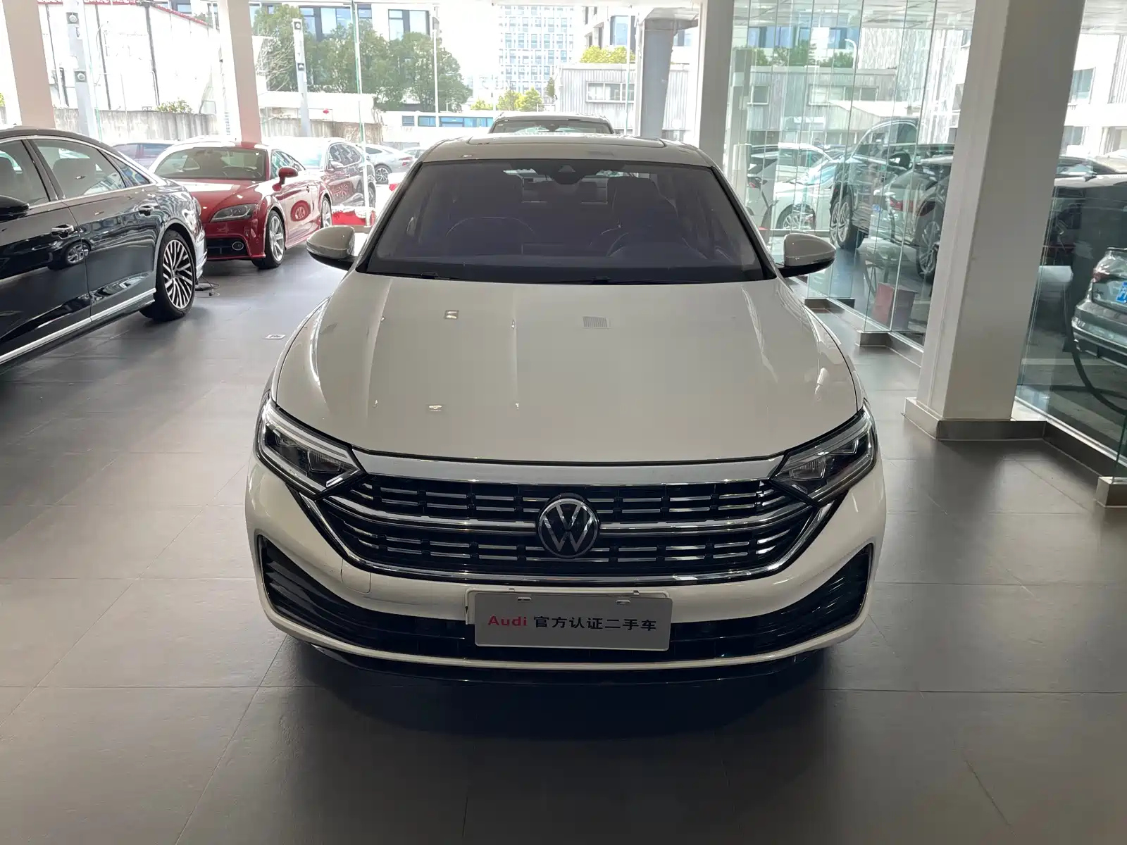 VOLKSWAGEN SAGITAR 2023