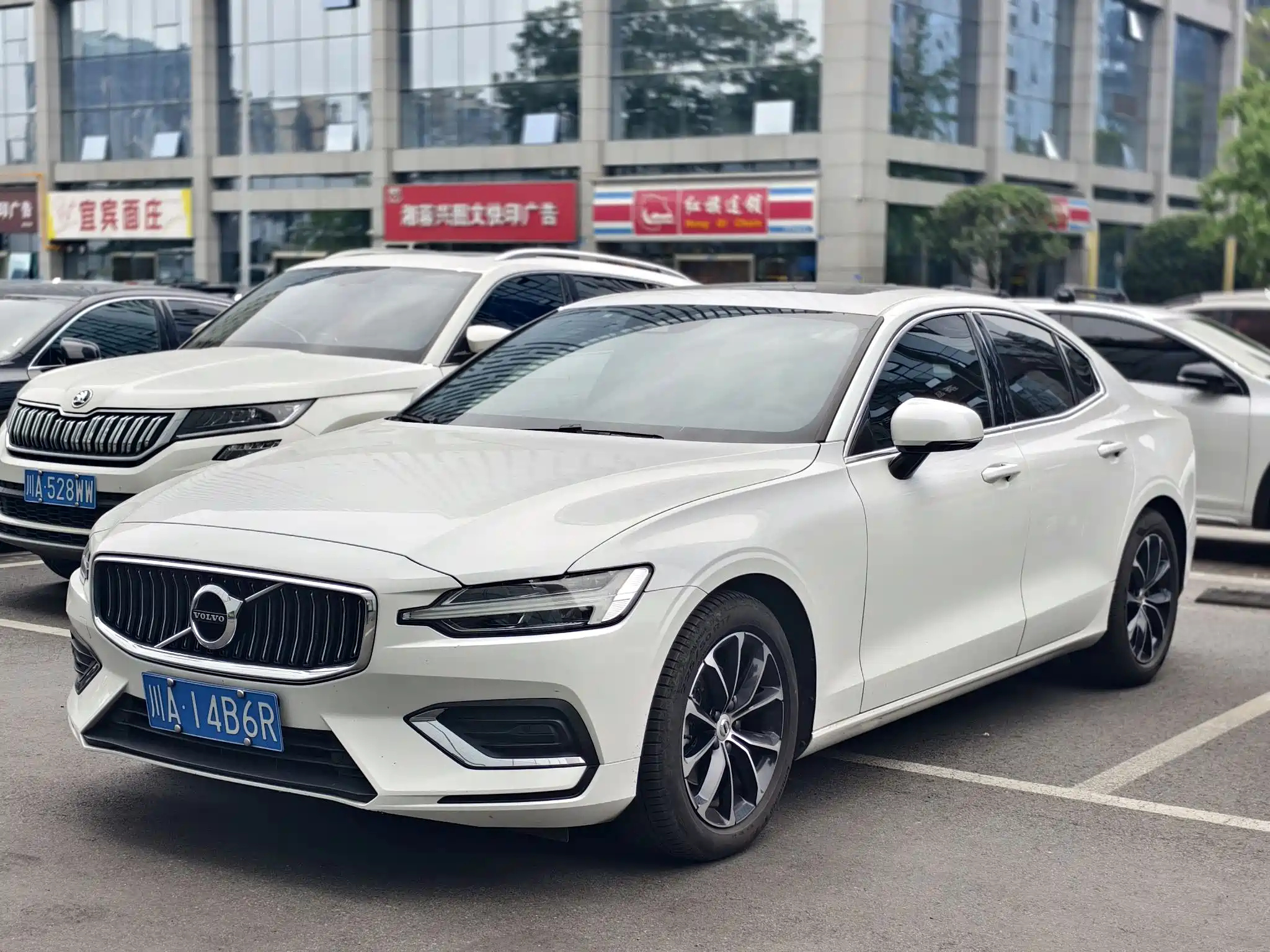 VOLVO S60 2021