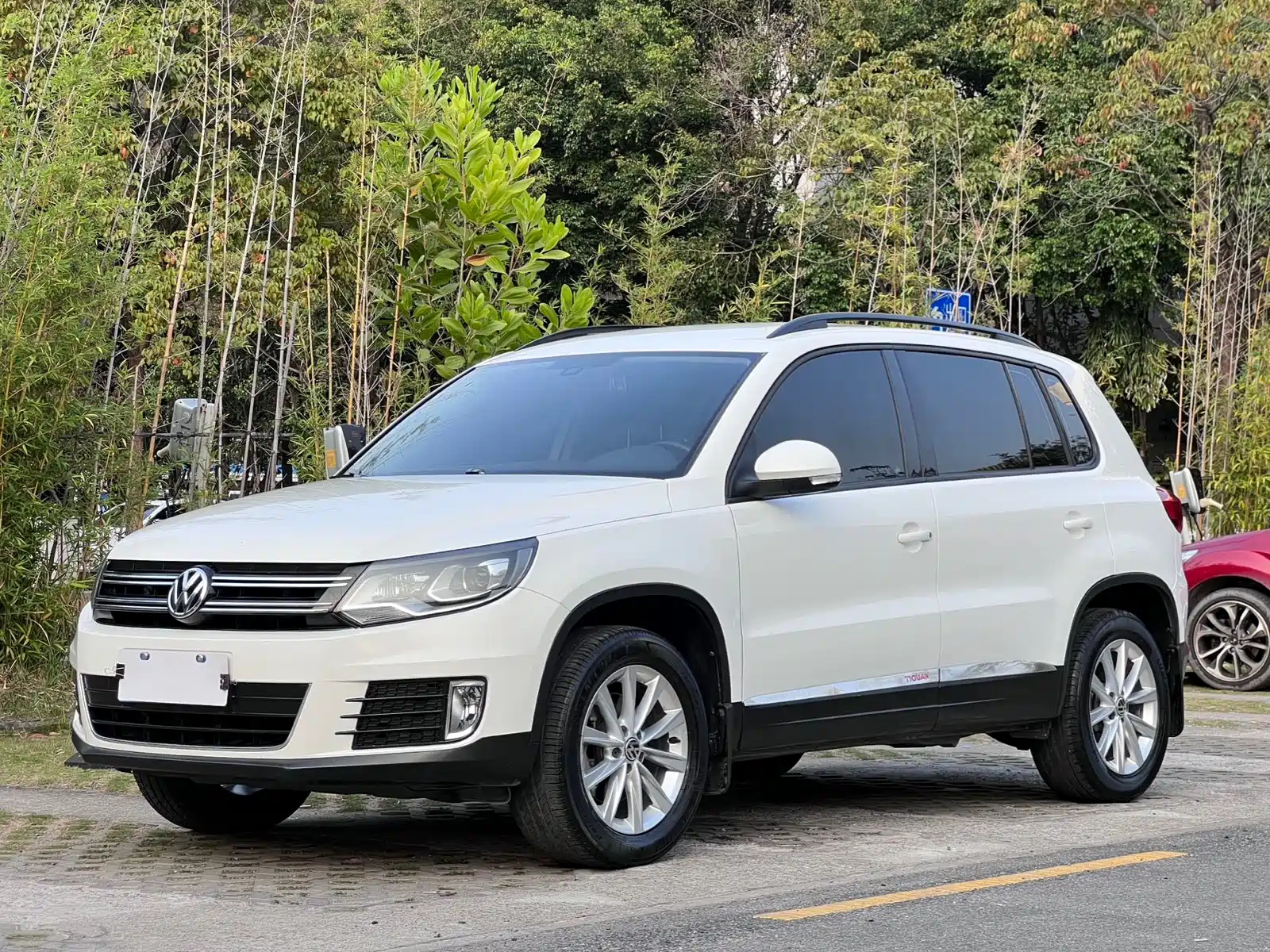 VOLKSWAGEN TIGUAN 2015