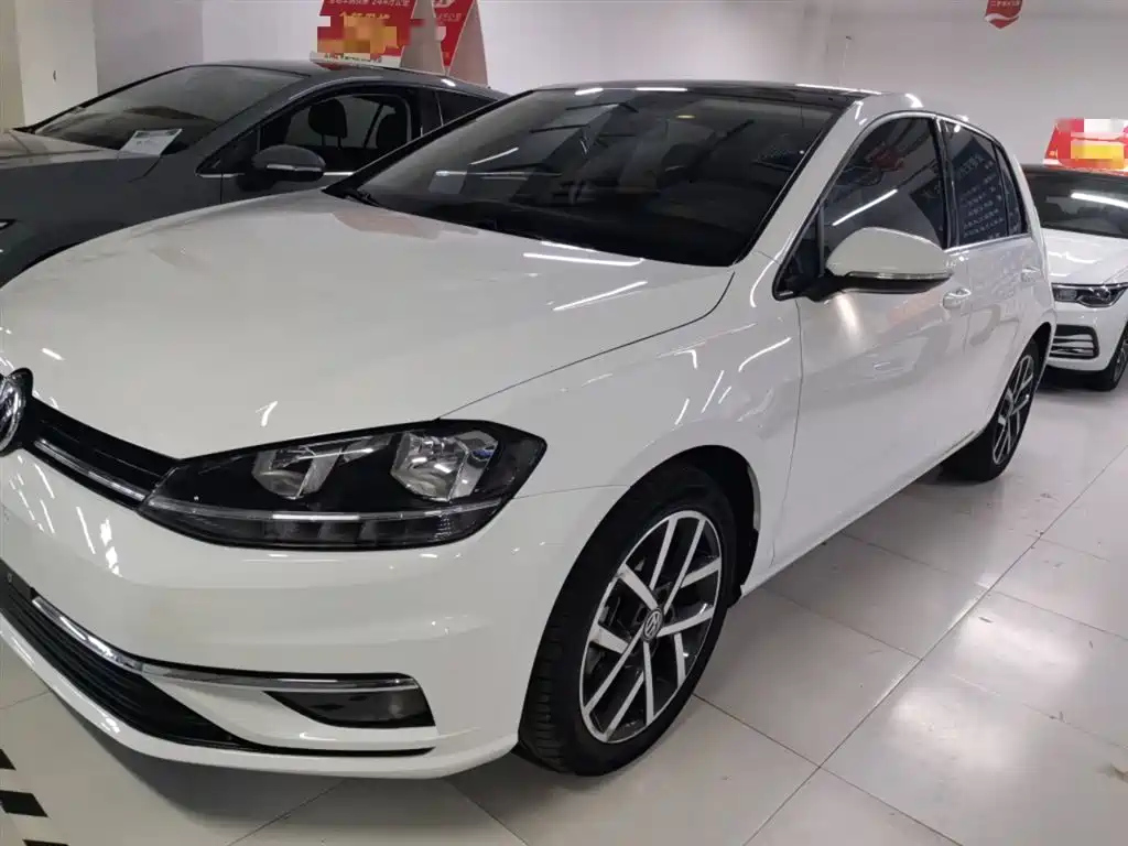 VOLKSWAGEN GOLF 2020