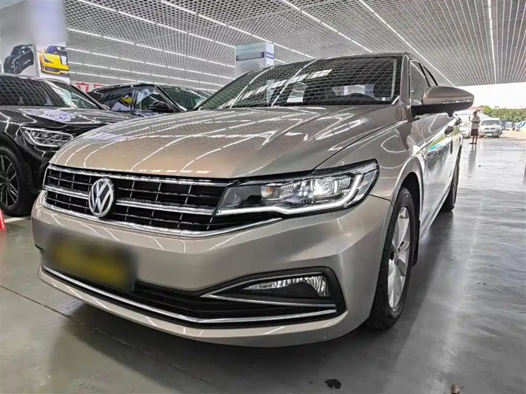 VOLKSWAGEN BORA 2020