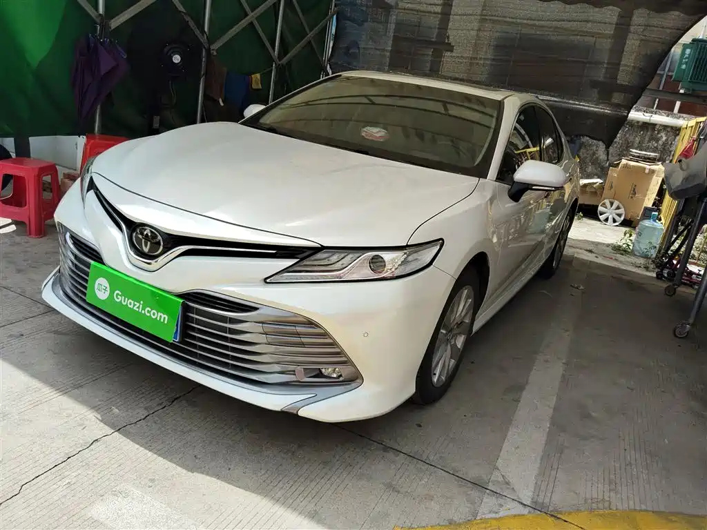 TOYOTA CAMRY 2019