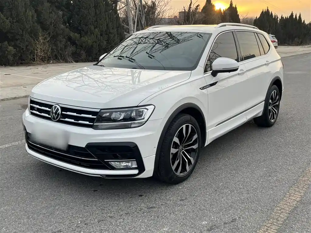 VOLKSWAGEN TIGUAN L 2021