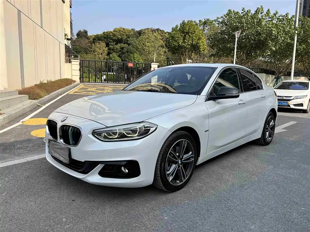 BMW 1-SERIES 2018