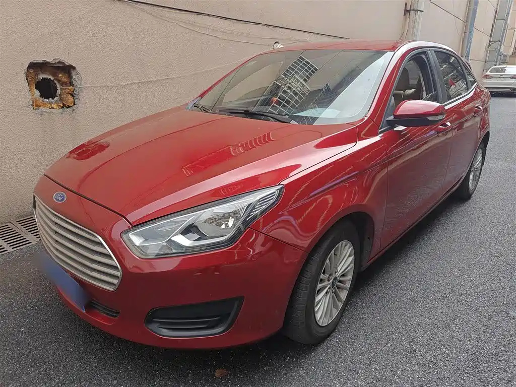FORD ESCORT 2017