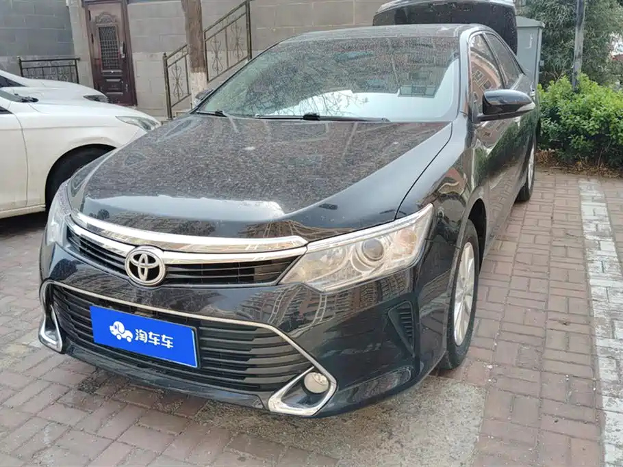 TOYOTA CAMRY