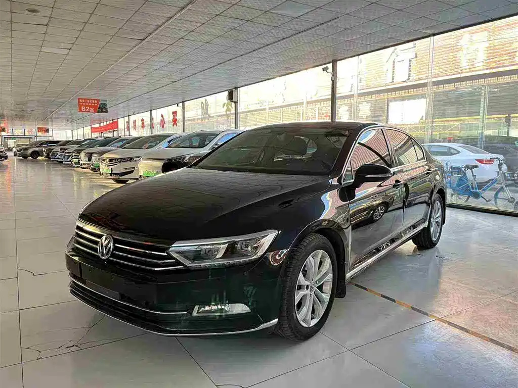 VOLKSWAGEN MAGOTAN 2017