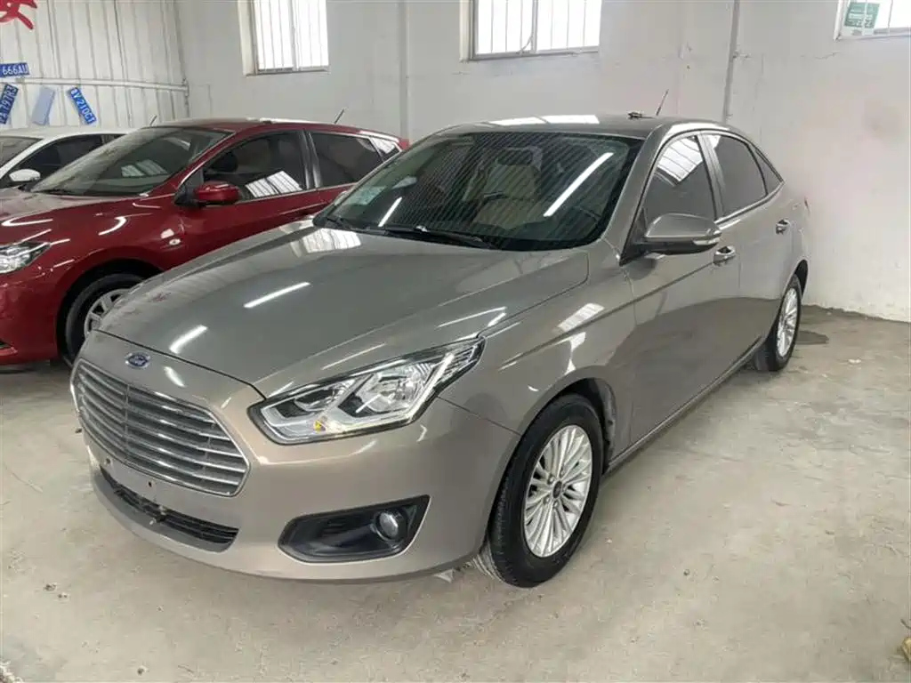 FORD ESCORT 2015