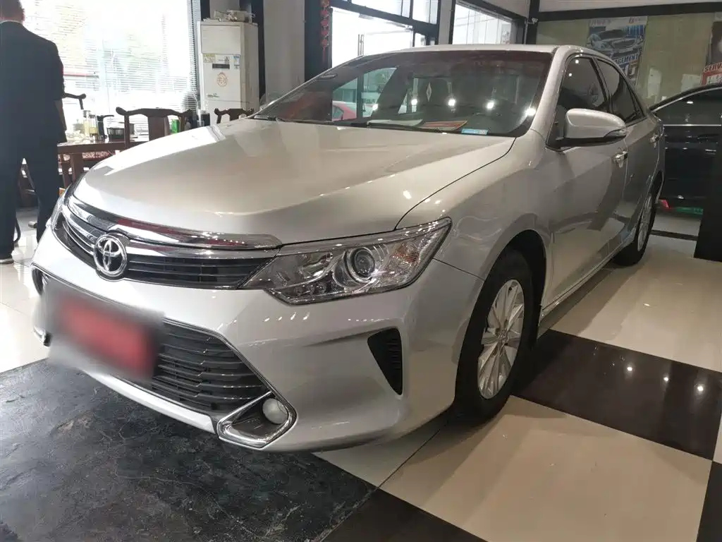 TOYOTA CAMRY 2016