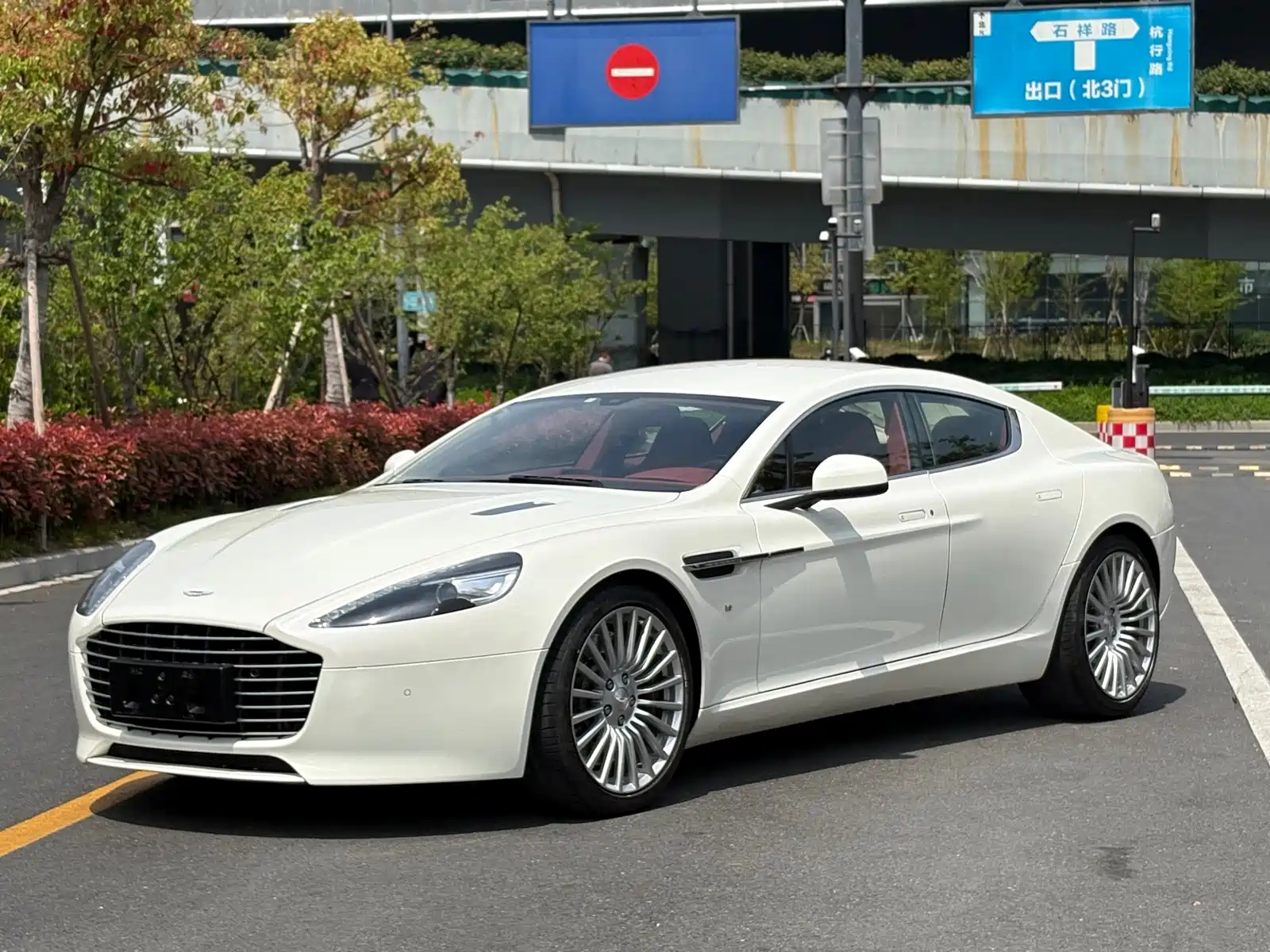 ASTON MARTIN RAPIDE 2016