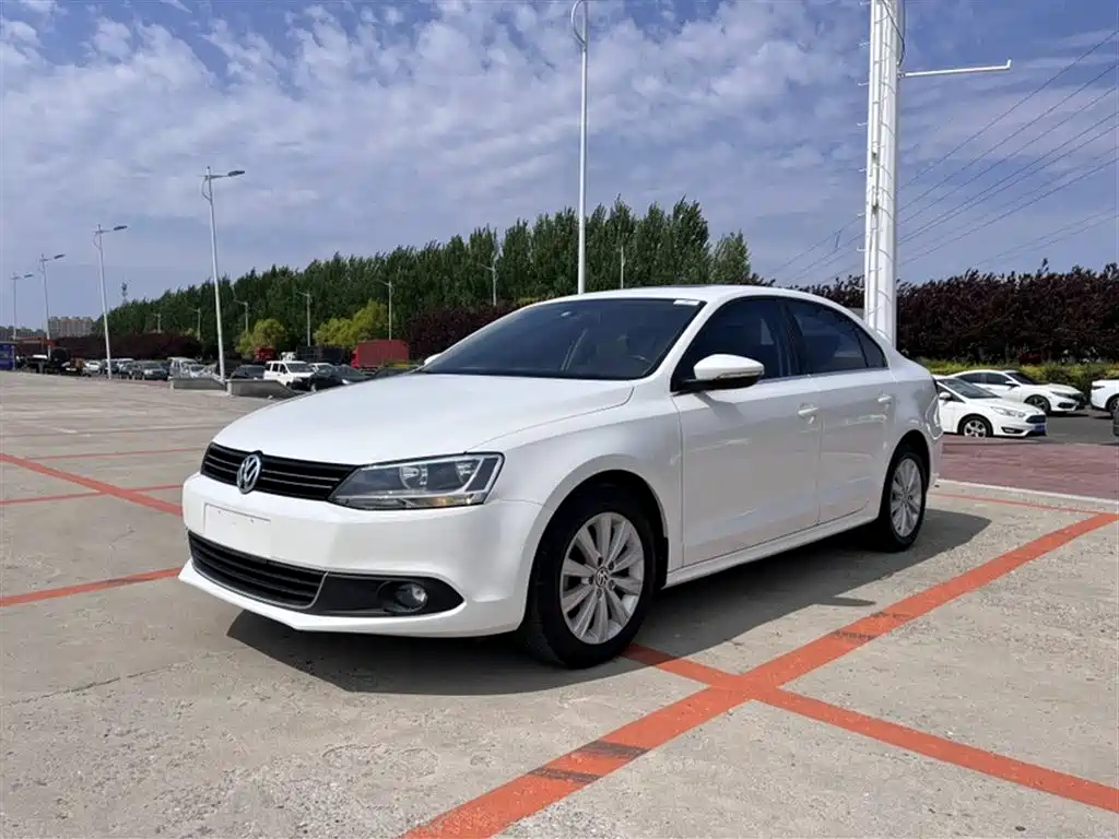 VOLKSWAGEN SAGITAR 2014