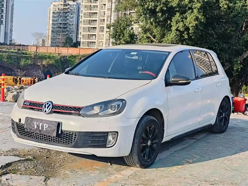 VOLKSWAGEN GOLF 2016