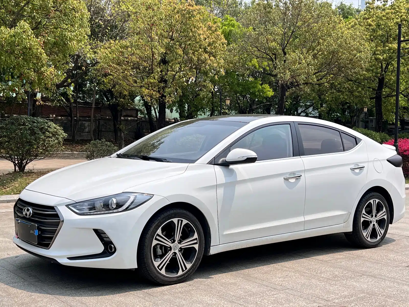 HYUNDAI ELANTRA 2019