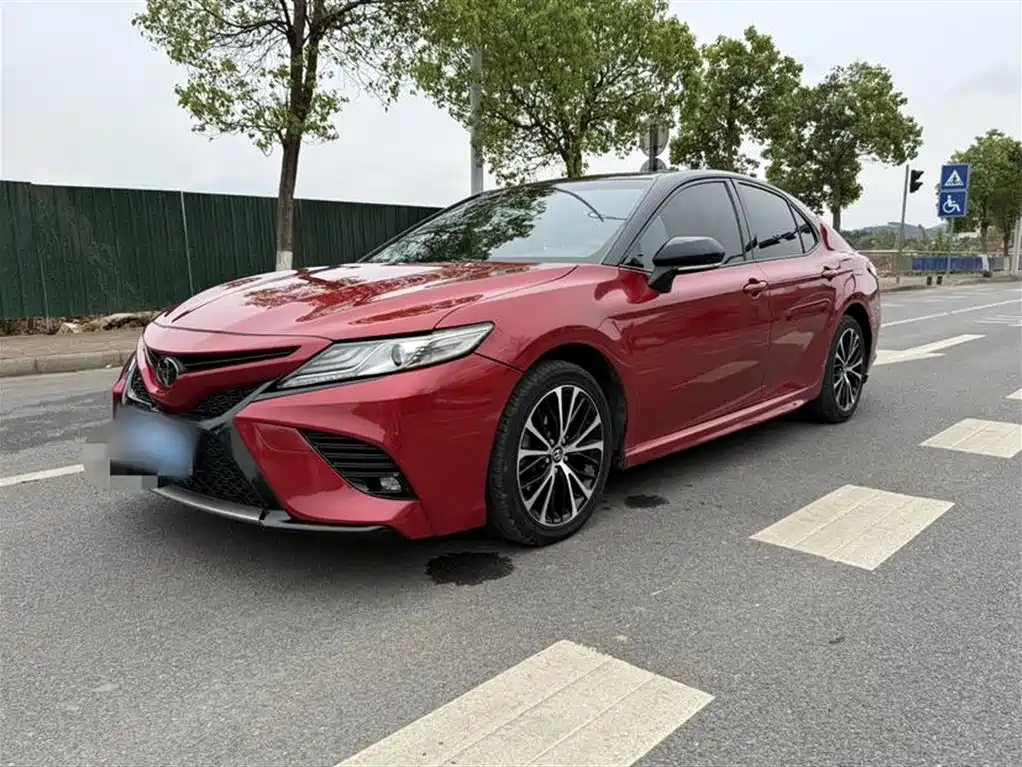TOYOTA CAMRY 2018