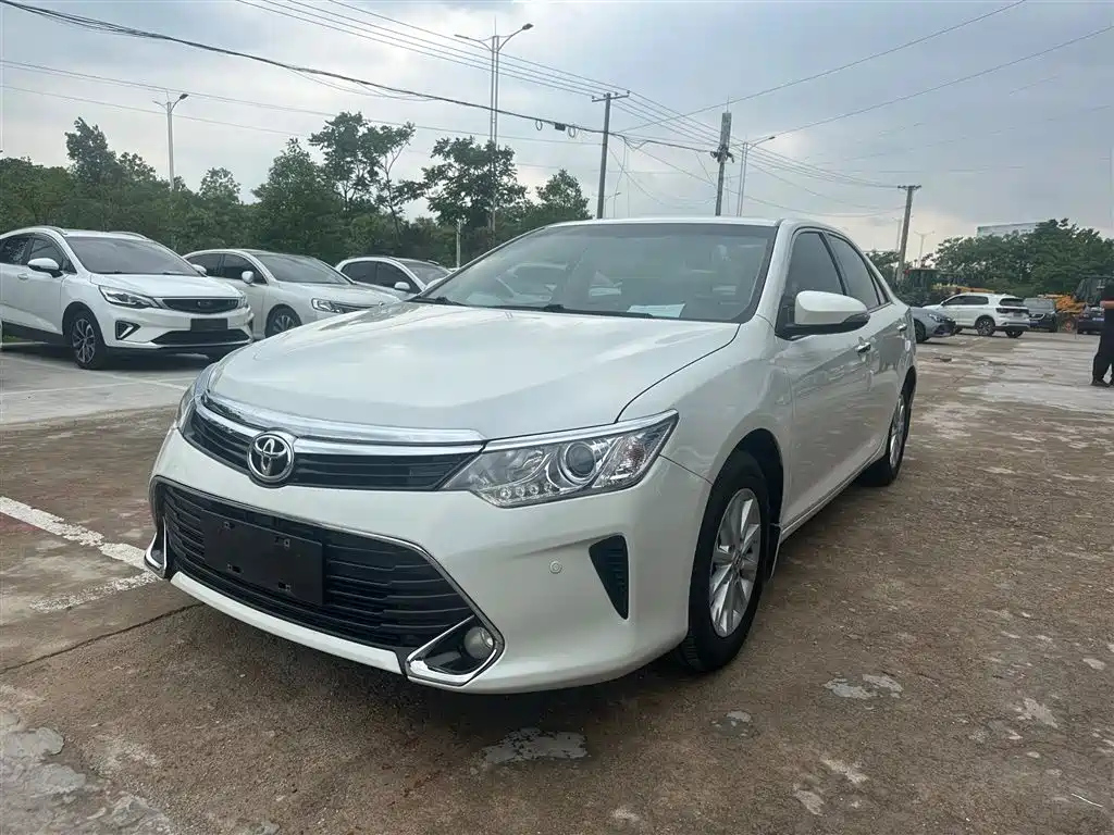 TOYOTA CAMRY 2016