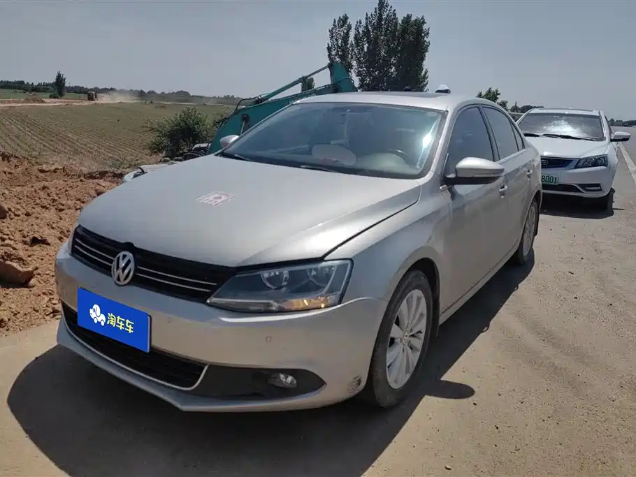 VOLKSWAGEN SAGITAR 2014