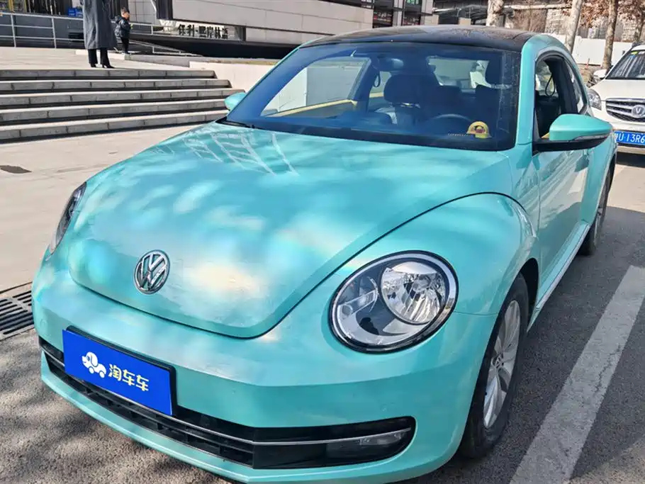 VOLKSWAGEN BEETLE 2013