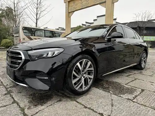 MERCEDES BENZ E-CLASS 2024
