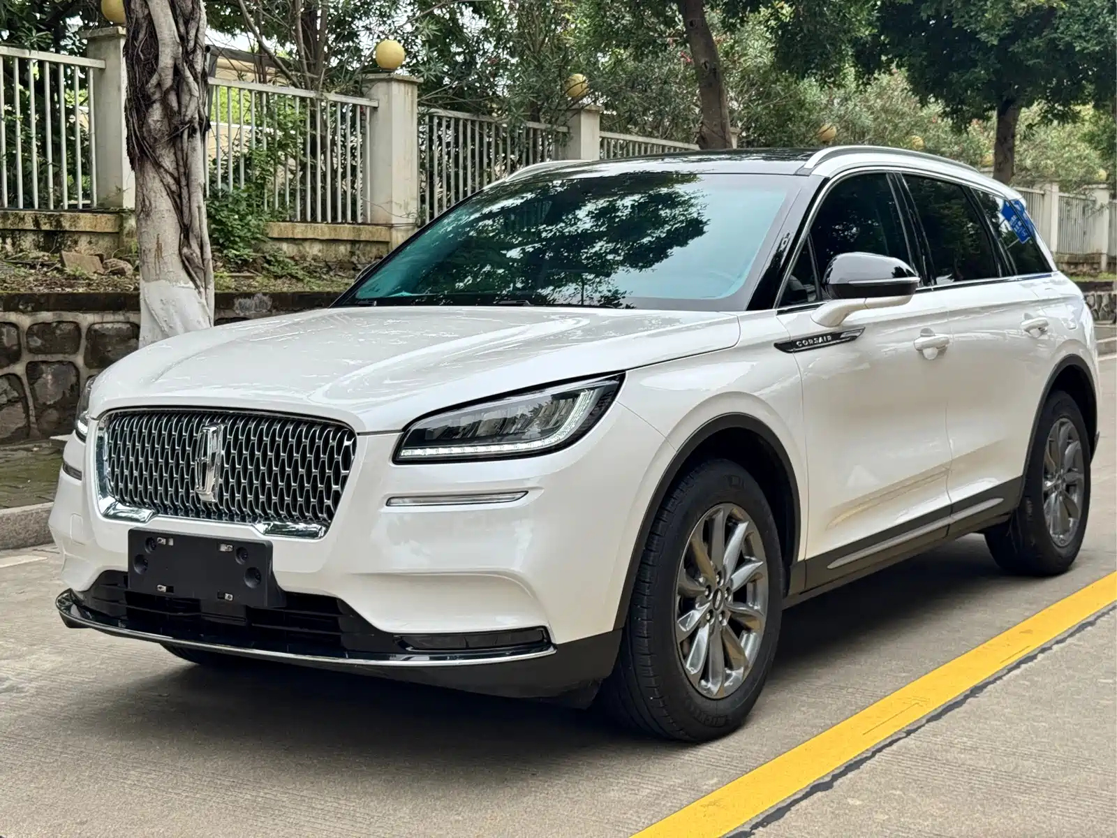 LINCOLN ADVENTURER 2020