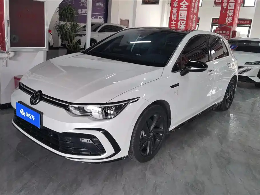 VOLKSWAGEN GOLF 2023