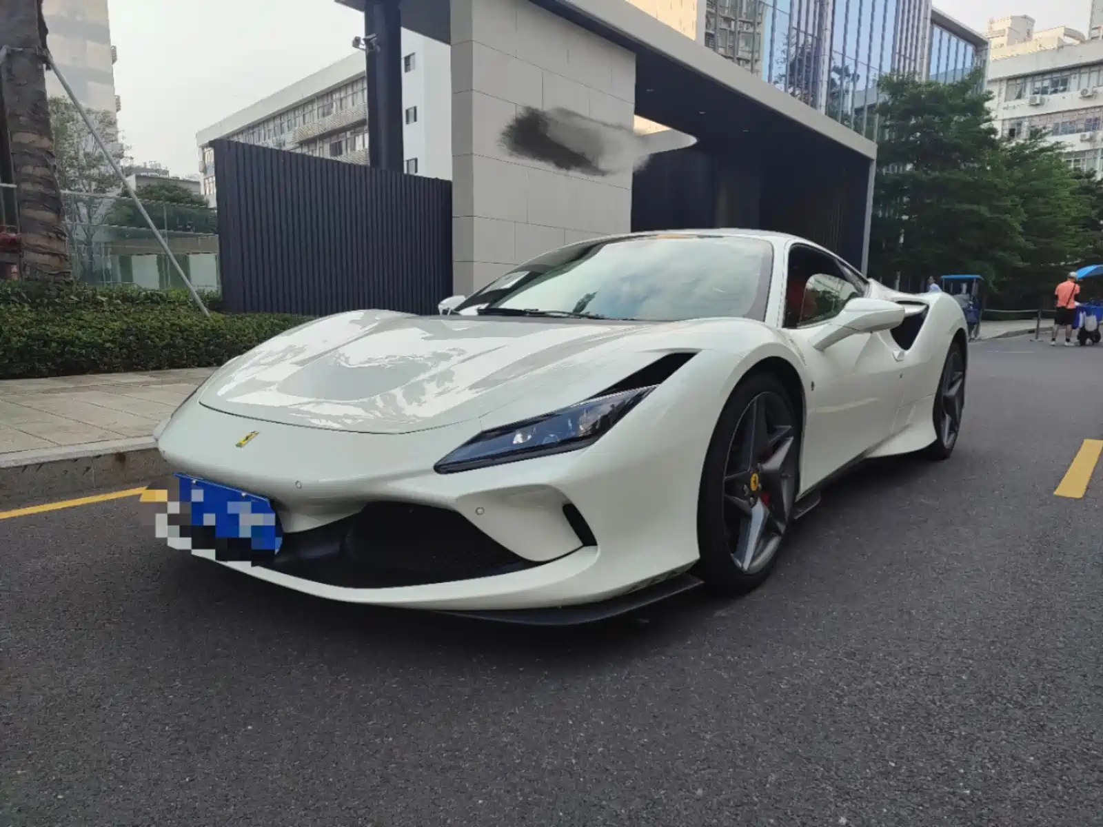 FERRARI F8 2019