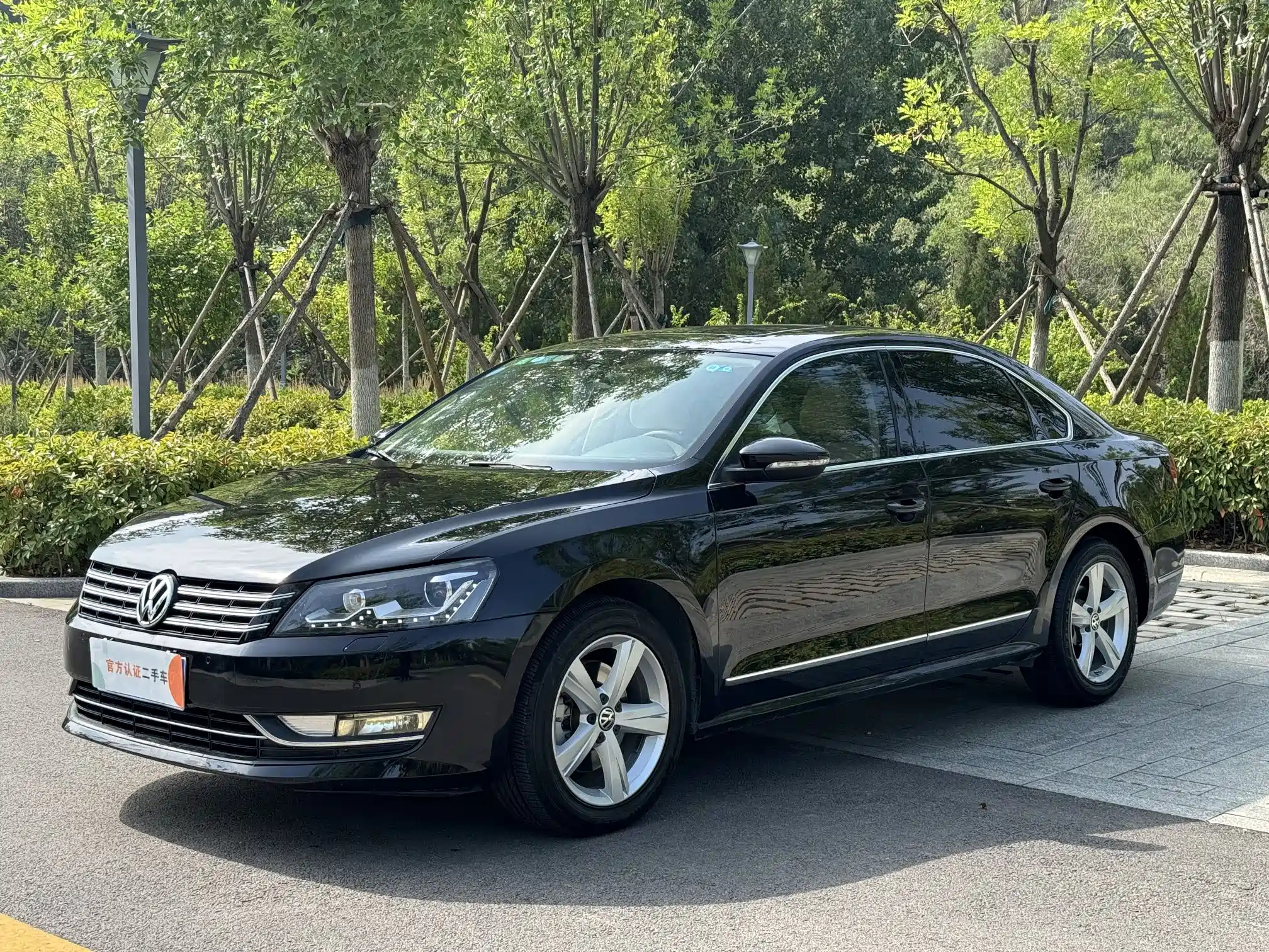 VOLKSWAGEN PASSAT 2014