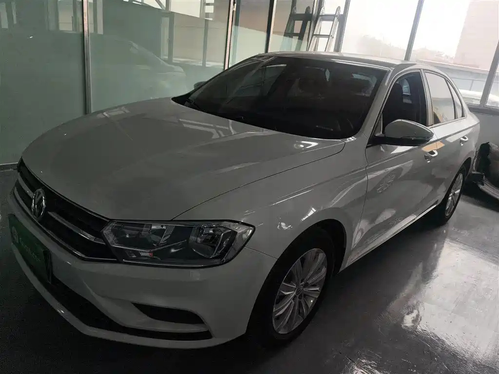 VOLKSWAGEN BORA