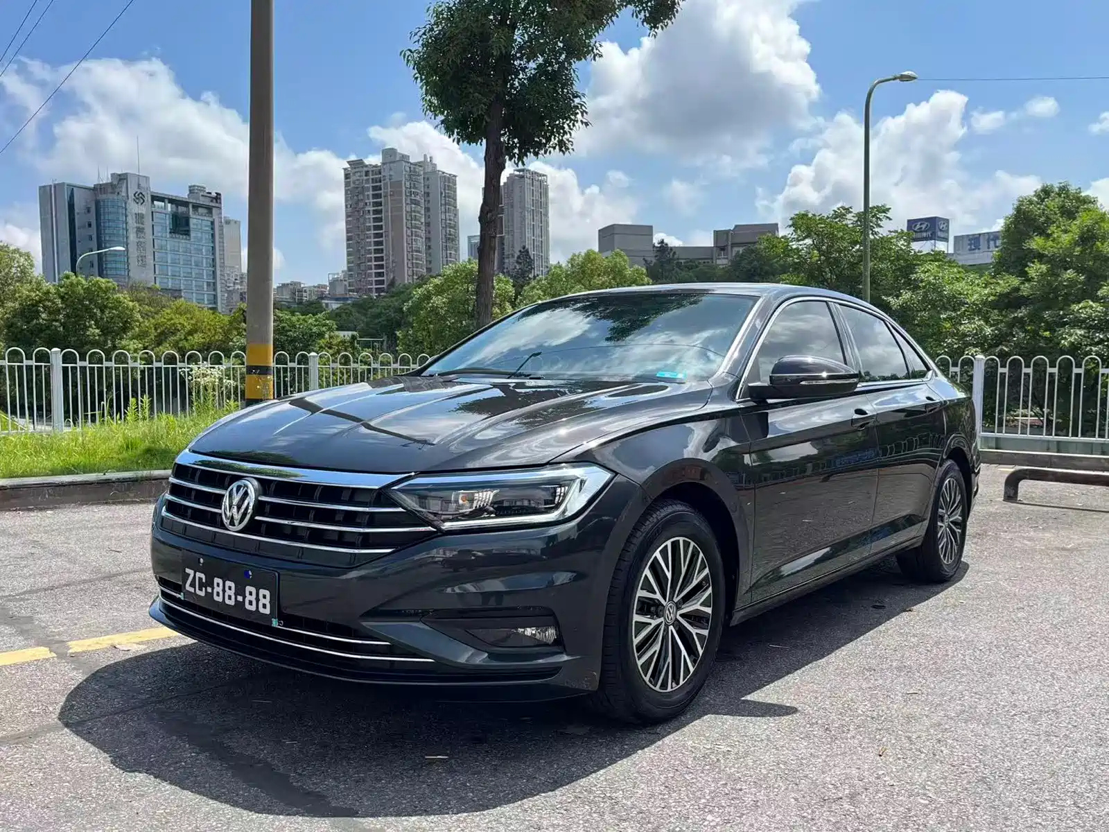 VOLKSWAGEN SAGITAR 2020