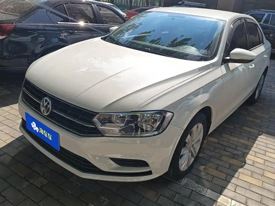 VOLKSWAGEN BORA 2019