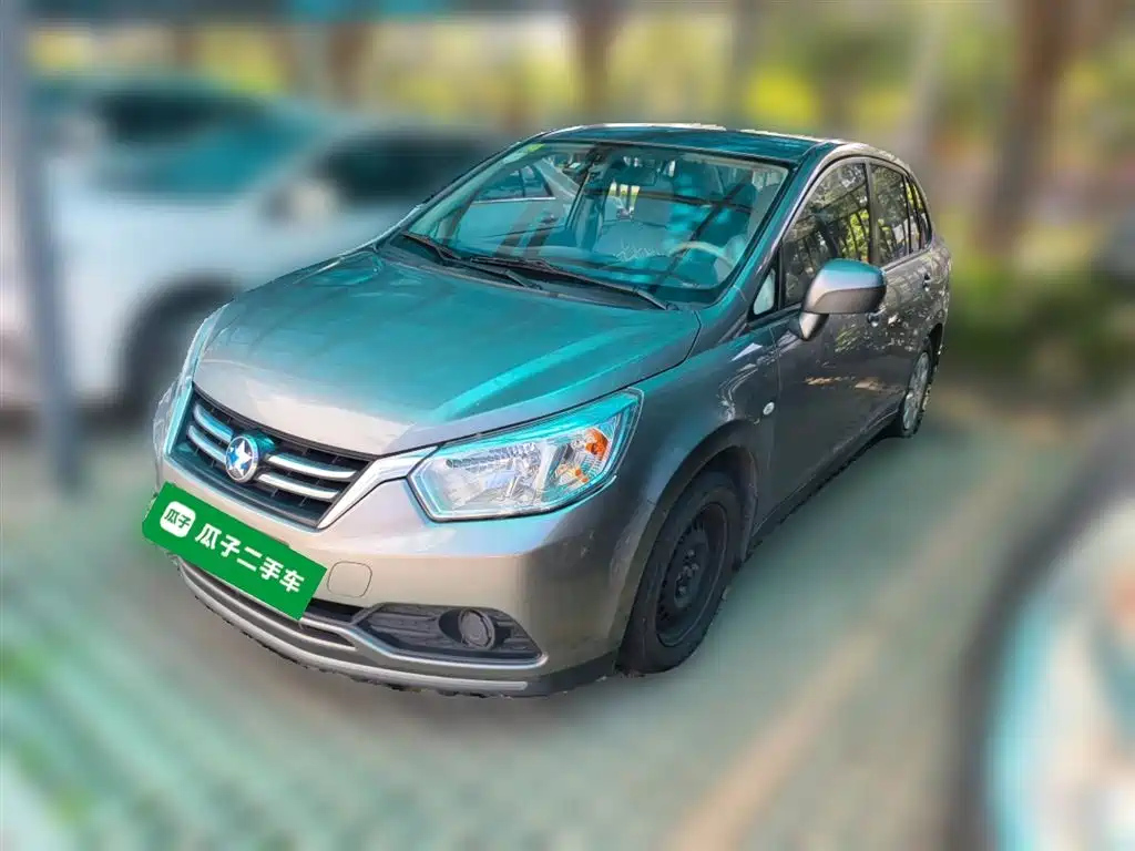 VENUCIA D50 2015