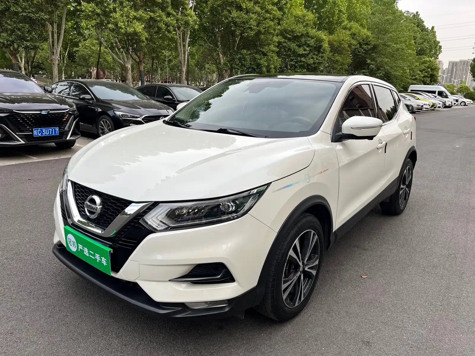 NISSAN QASHQAI 2019