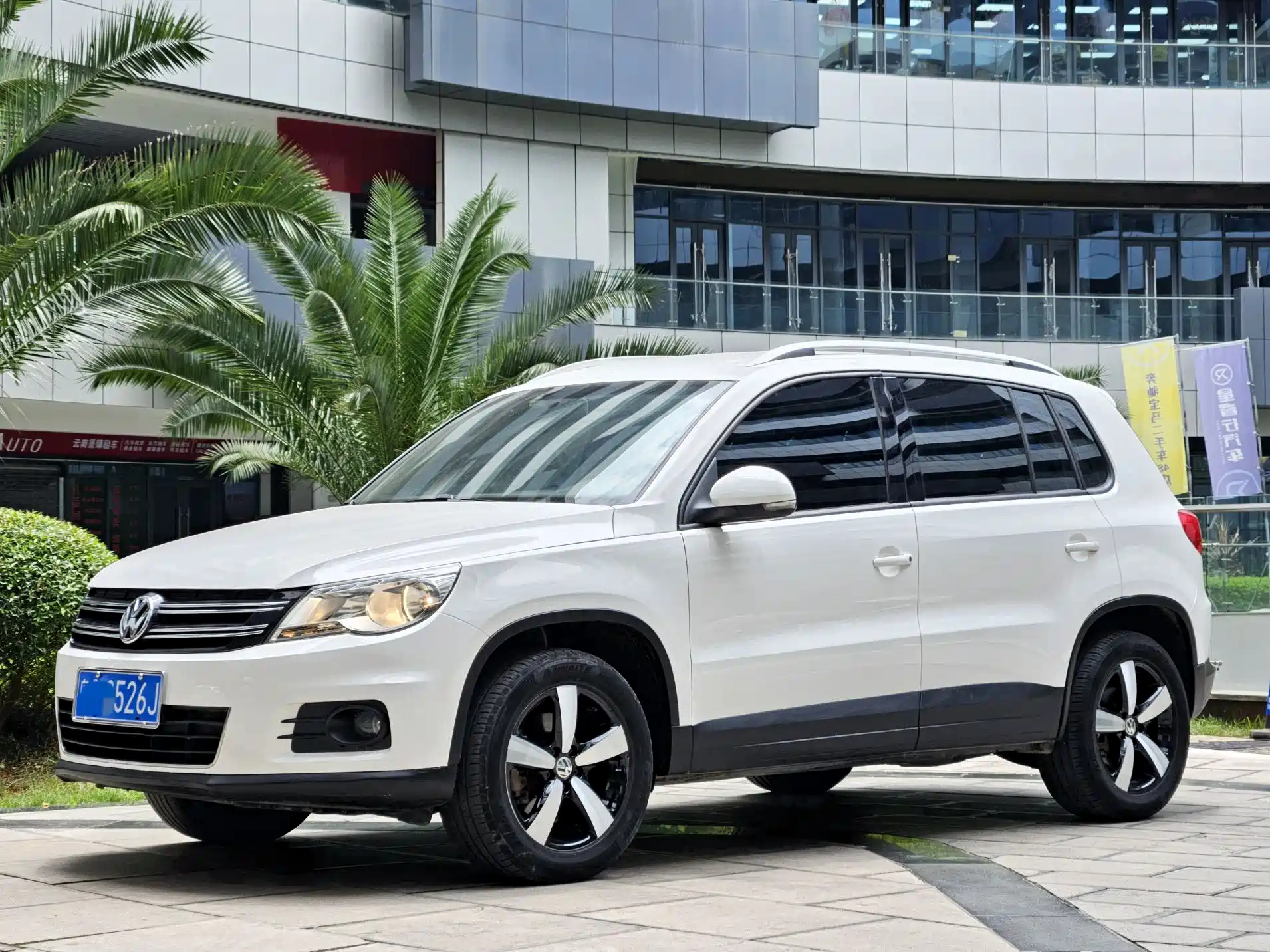 VOLKSWAGEN TIGUAN 2012