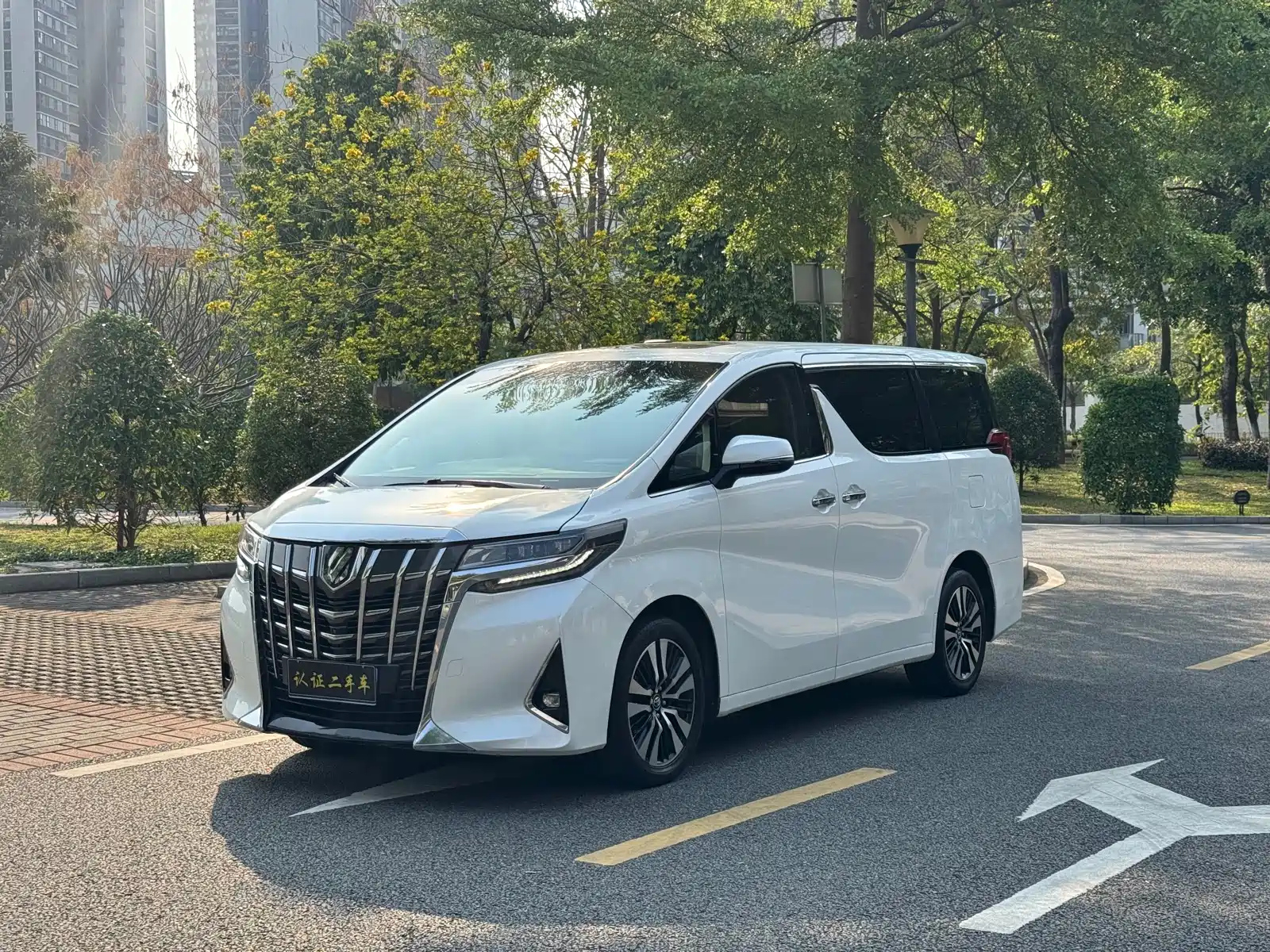 TOYOTA ALPHARD 2018