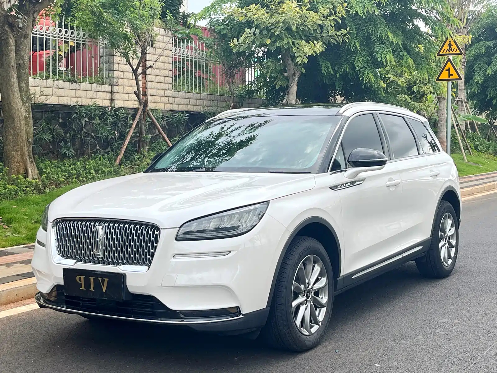 LINCOLN ADVENTURER 2020