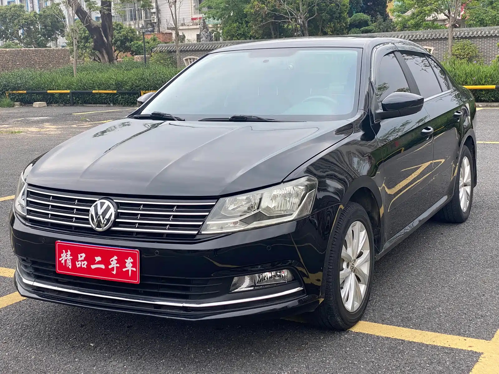 VOLKSWAGEN LAVIDA 2015