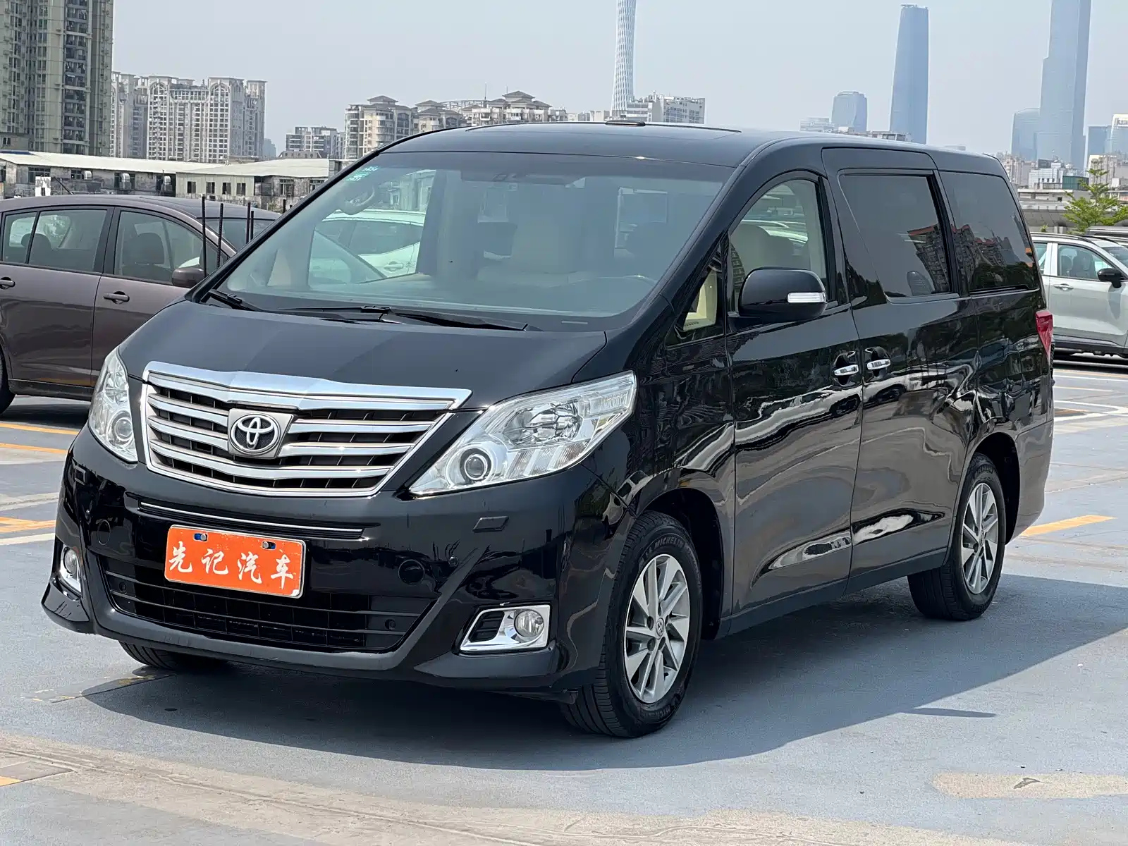 TOYOTA ALPHARD 2012