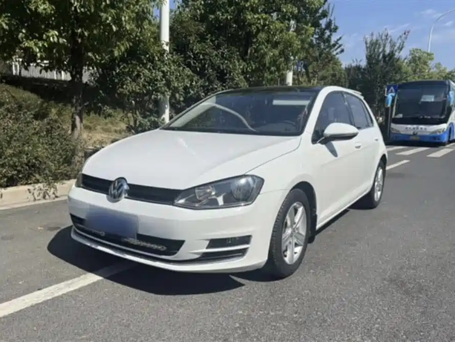 VOLKSWAGEN GOLF 2014